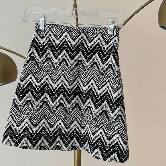 Kookai geo patterns mini skirts - Picture 1 of 4